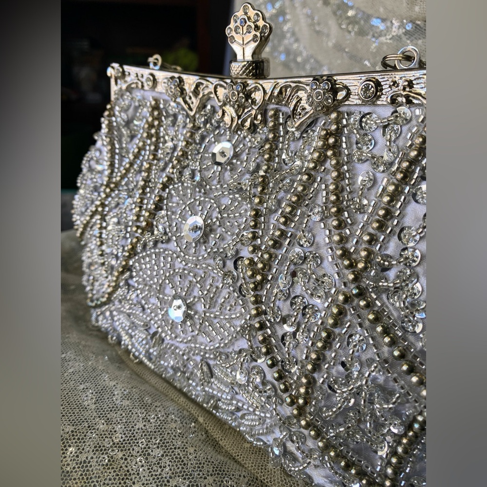 Elegant Silver Beaded Clutch with Crossbody Strap - Picture 3 of 14